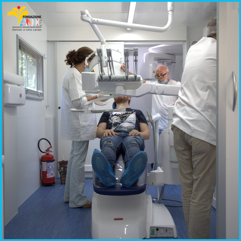 “Diritto alla Prevenzione”: la prima clinica odontoiatrica mobile e itinerante fa tappa a Caivano
